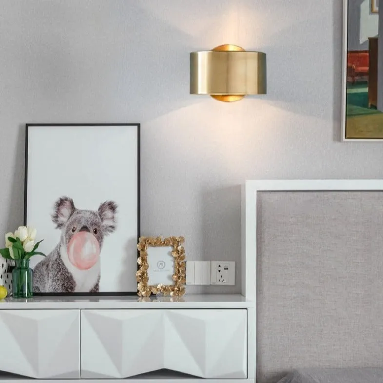 Ringo Golden LED Wall Light - Image 3