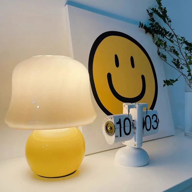 TinTin Mushroom Vintage Glass Table Lamp - Image 3