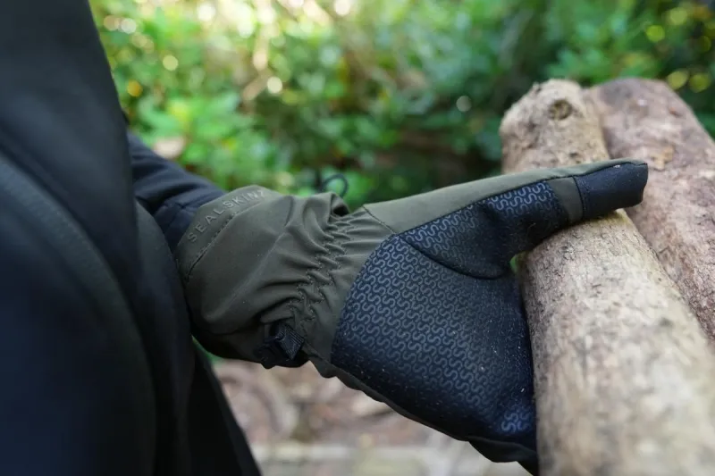 Sealskinz Drayton Waterproof Lightweight Gauntlet Olive Unisex GLOVE - Image 2