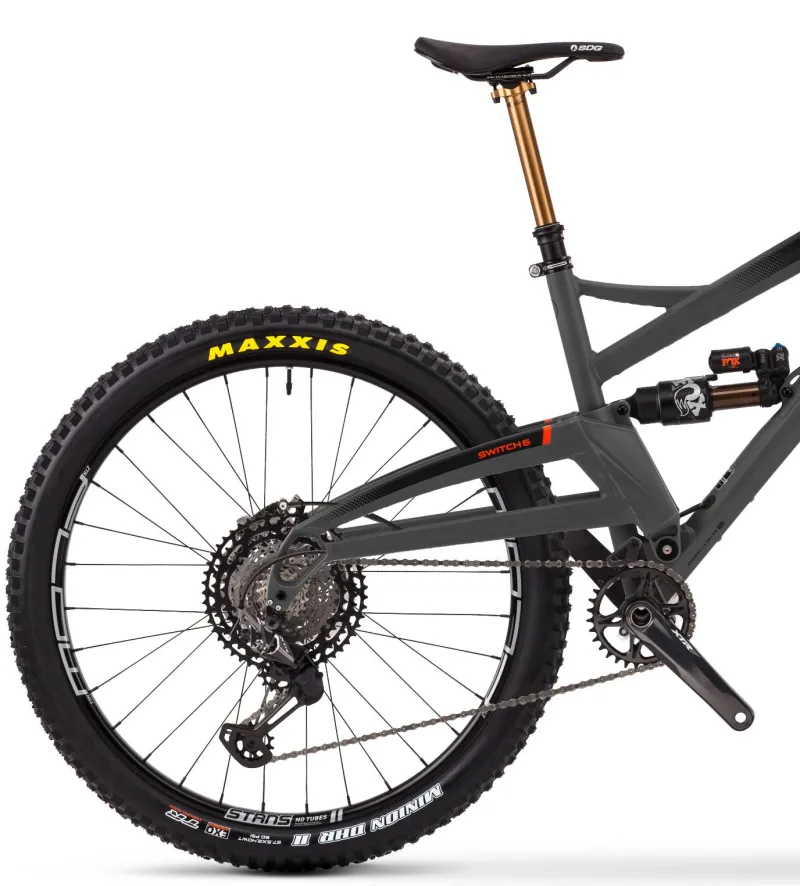 Orange Switch 6 RS Full Suspension Mountain Bike 2022 - Matte Charcoal Grey - Image 2