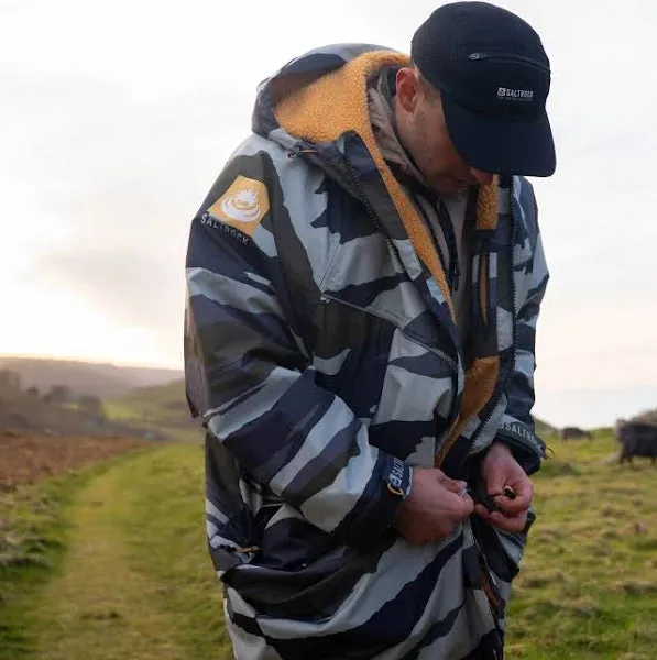 SALTROCK FOUR SEASONS CAMO CHANGING DRY ROBE - Image 2
