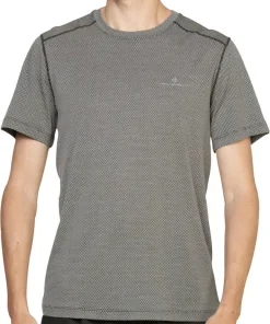 RONHILL MENS TECH GOLDEN HOUR TEE BLACK MATRIX