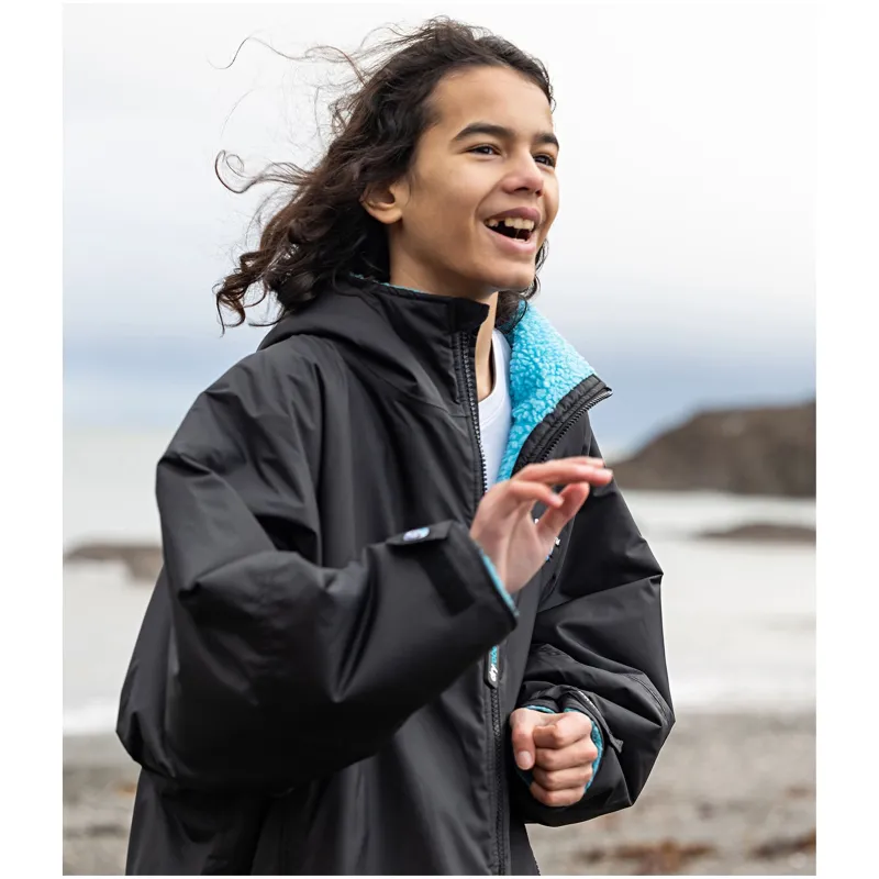 Dryrobe Advance Long Sleeve Junior Changing Robe - Black - Image 3