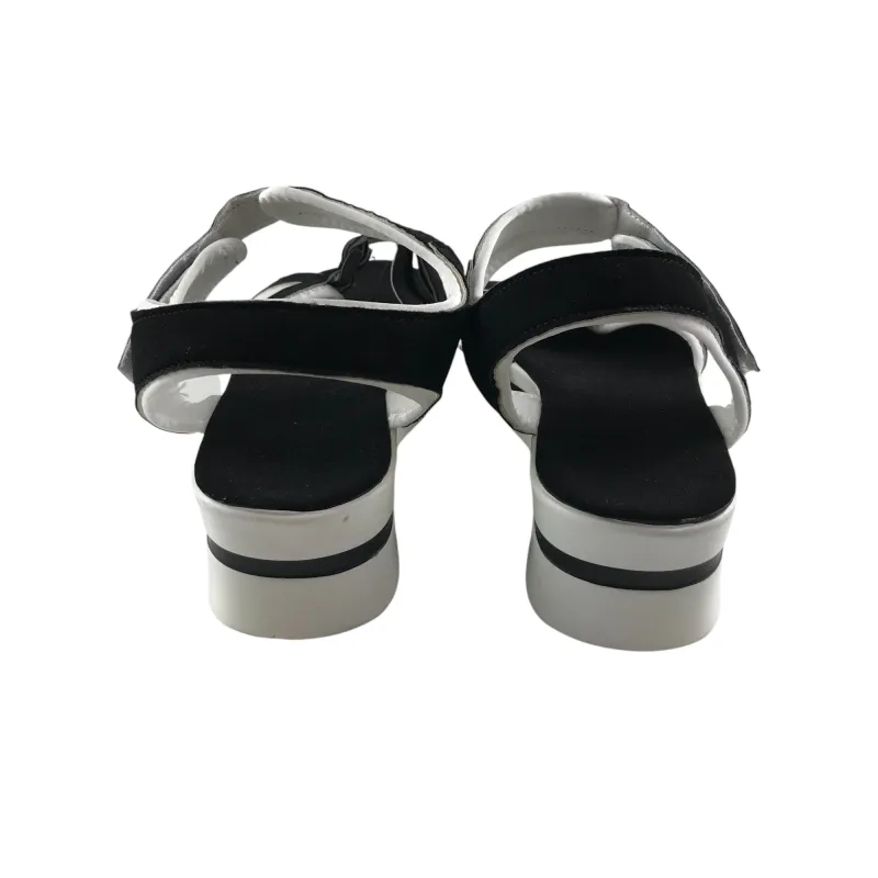 Size UK 9 black strap sandals - Image 3
